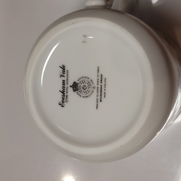 Royal worcester evesham vale coffee mugcup   made in England - Picture 2 of 4